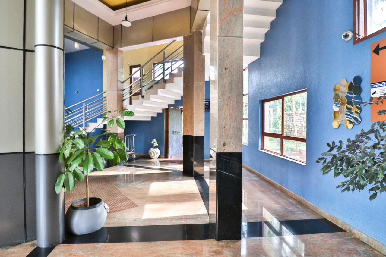 Palette - Holiday Palms Hotel บังกาลอร์ ภายนอก รูปภาพ
