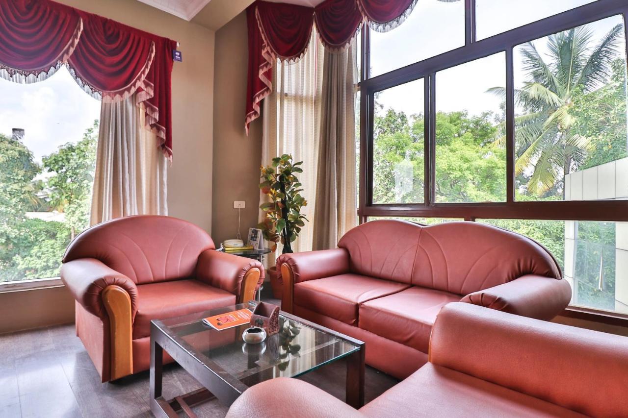 Palette - Holiday Palms Hotel บังกาลอร์ ภายนอก รูปภาพ