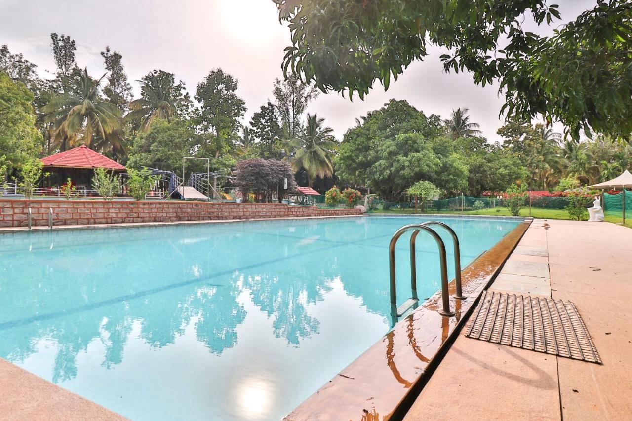 Palette - Holiday Palms Hotel บังกาลอร์ ภายนอก รูปภาพ