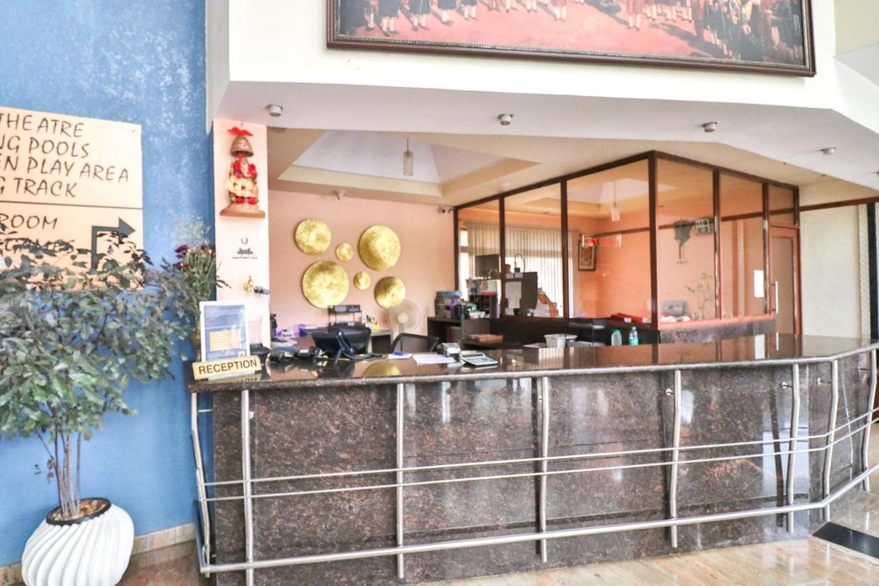 Palette - Holiday Palms Hotel บังกาลอร์ ภายนอก รูปภาพ