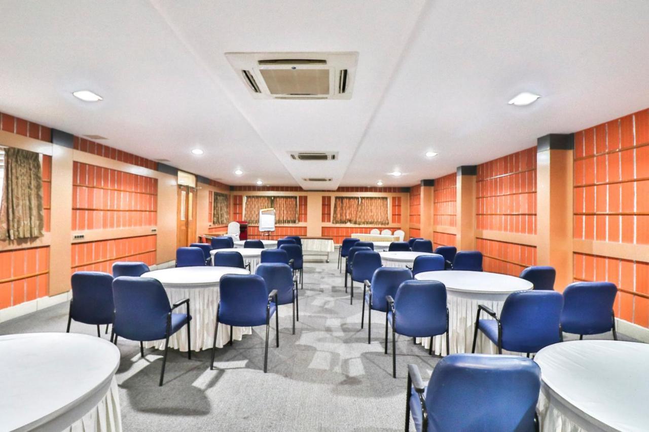 Palette - Holiday Palms Hotel บังกาลอร์ ภายนอก รูปภาพ