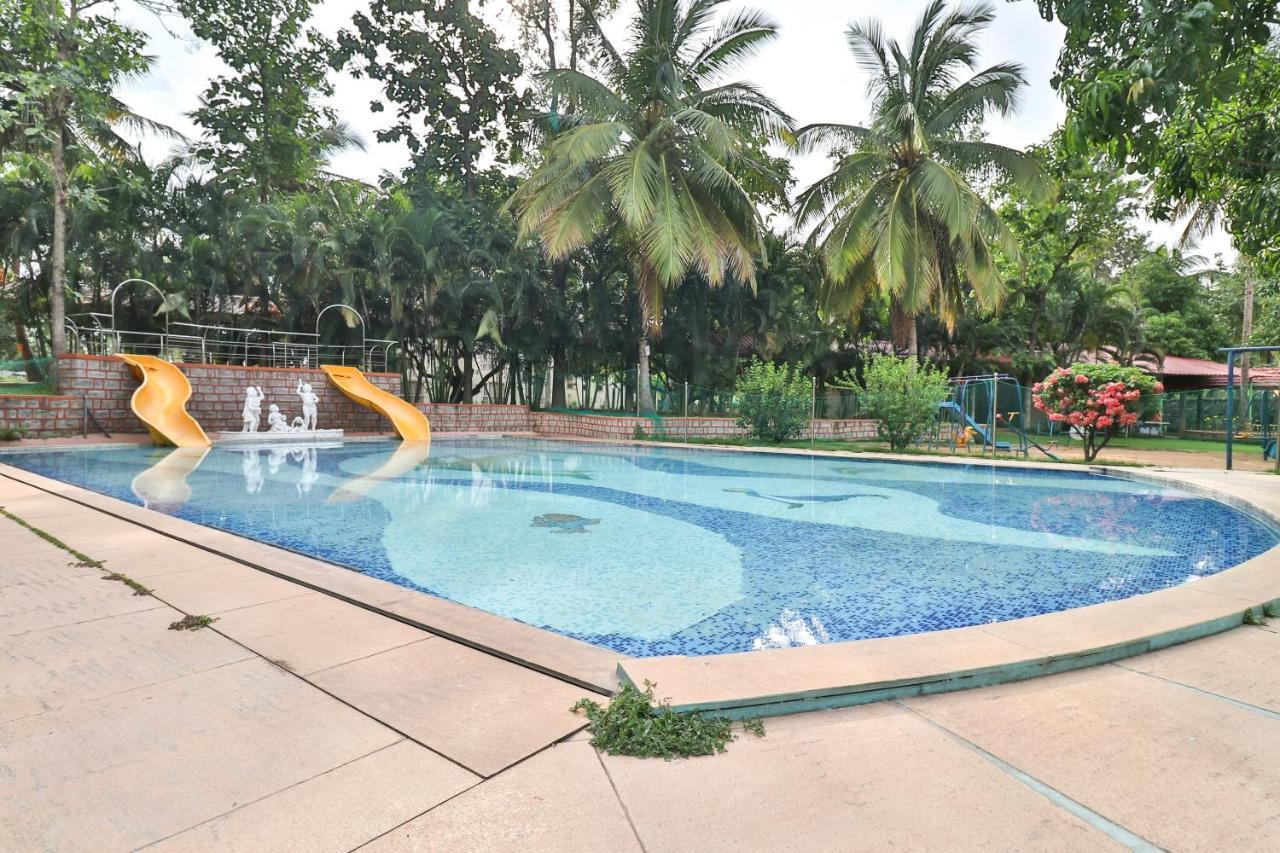 Palette - Holiday Palms Hotel บังกาลอร์ ภายนอก รูปภาพ